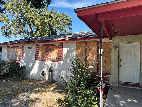 4th image of 1580 Oak Village Dr