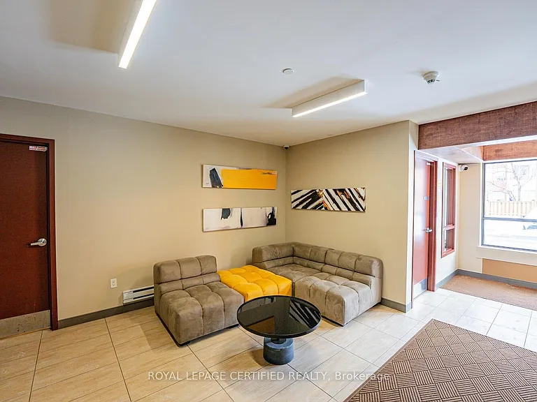 26 Wellington St #205 — Photo 7