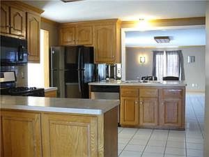3rd image of 111 Old Orchard Ln