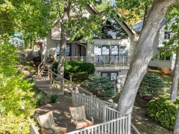 4276 Echo Cv, Manitou Beach, MI 49253