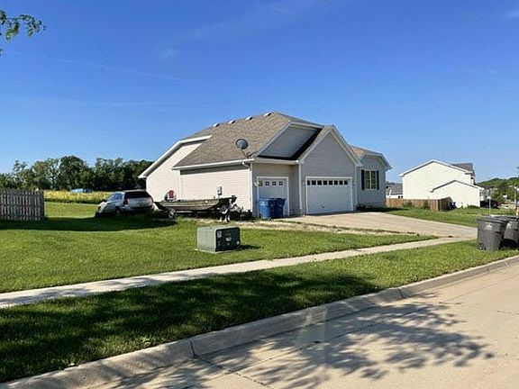 2nd image of 2905 Brockway Dr