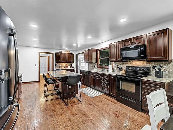 5th image of 428 Marion Cardington Rd E