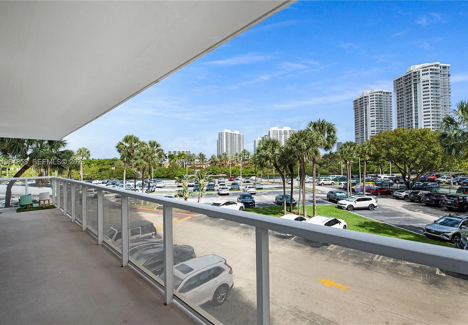 2 bed, 2.0 bath, 1005 sqft, $2,500 — Photo 4