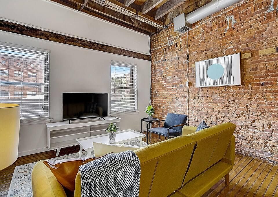 229 Vine St Philadelphia PA | Zillow