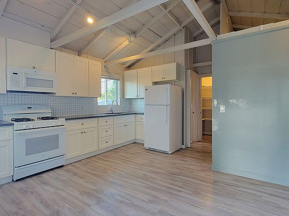 4th image of 553-557 Silver Strand Blvd #555