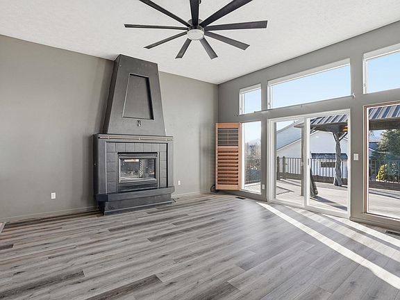 4th image of 23104 E Broadway Ave