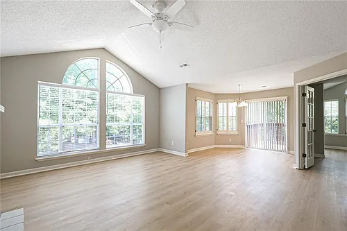 901 Wentworth Ct Photo 1