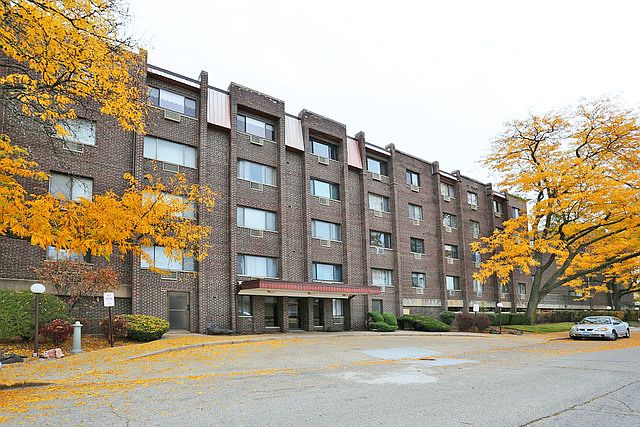 1st image of 4623 N Chester Ave Unit 401