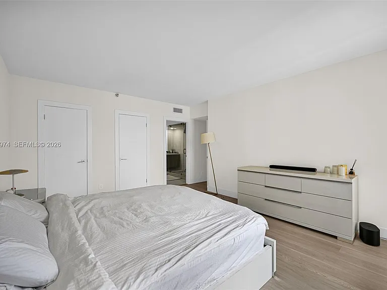 19707 Turnberry Way #17A — Photo 33