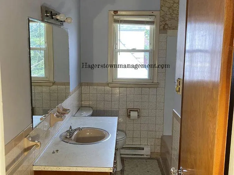 807-811 Linwood Rd — Photo 6