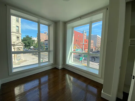 Rented by Lodger Corp | media 39