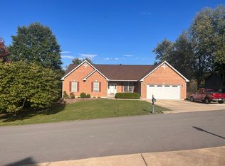 6104 Brookparc Dr, Imperial, MO 63052