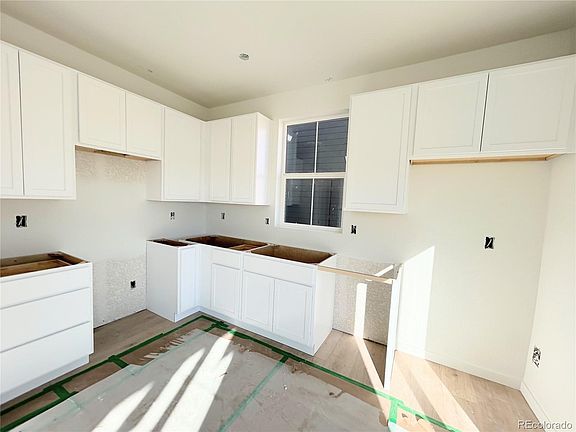 3rd image of 1133 Corkbark Drive