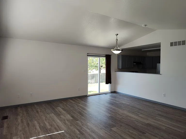 5003 Landmark Rd — Photo 4