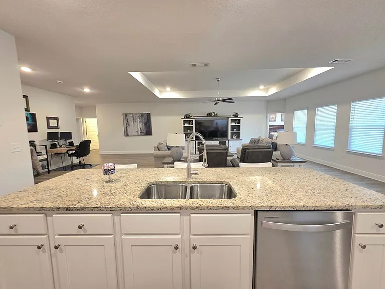 8055 Silver Maple Dr — Photo 4