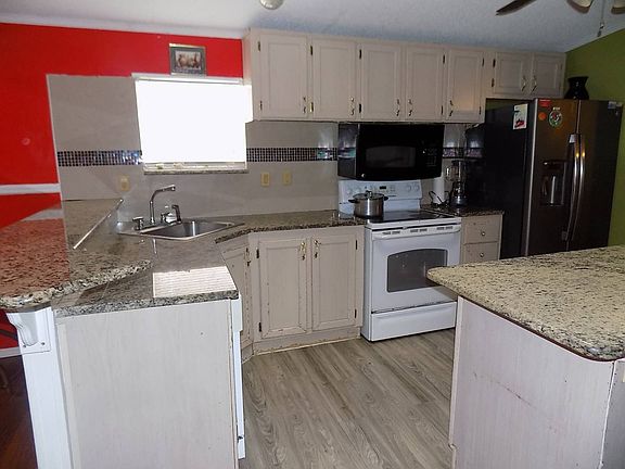 4th image of 9040 Bayou Dr #9040