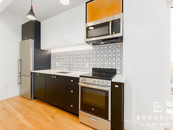 5th image of 885 Lexington Ave #3M
