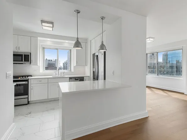 254 East 68th Street image 2 of 13