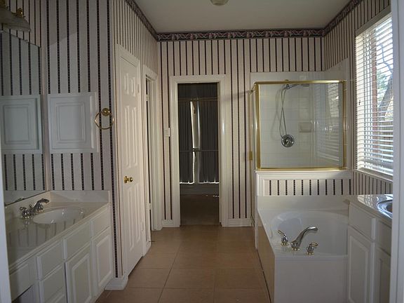 4th image of 14206 Hartshill Dr