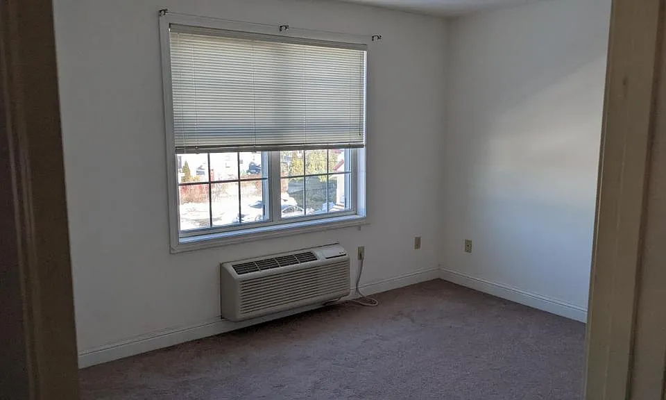 12 Pratt St #301