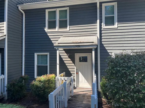 218 Kristin Ct, Cary, NC 27513
