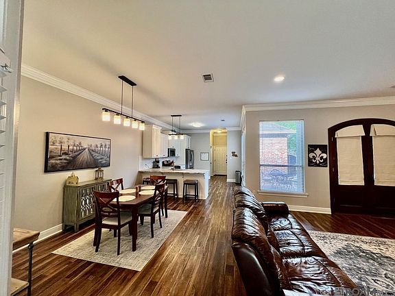 5th image of 6289 Tezcuco Ct #206