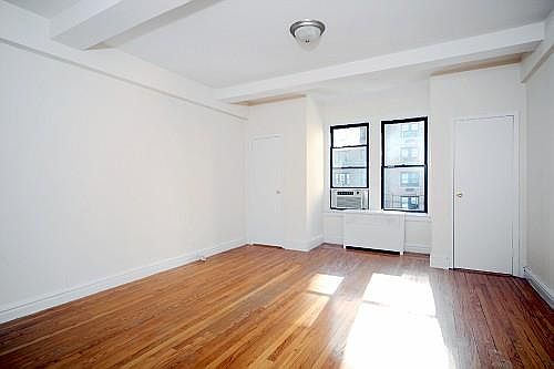 2nd image of 34 W 72nd St #62