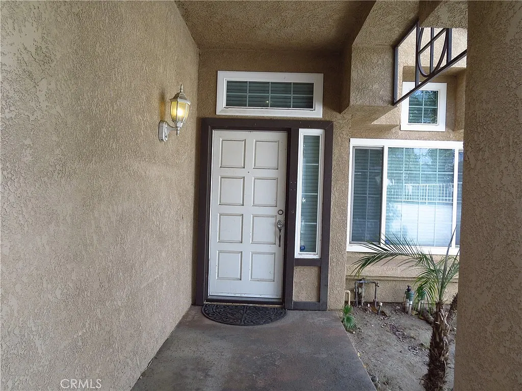 3 bed, 2.5 bath, 1602 sqft, $3,200 — Photo 4