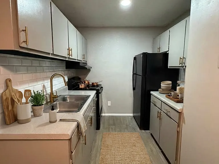 Premium Living at Cielo at Vinings - Pool, Gym & More! — Photo 16