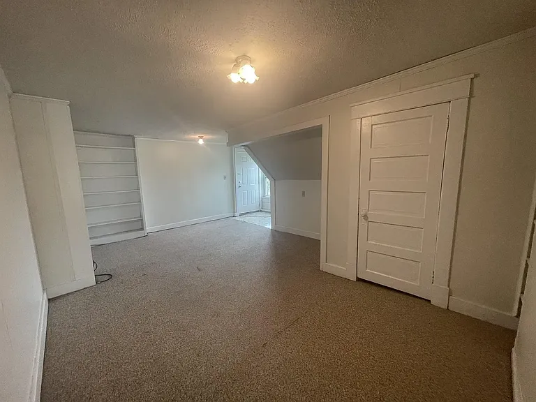 420 S Fess Ave — Photo 4