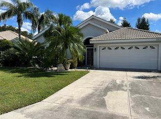 6825 Superior Street Cir, Sarasota, FL 34243