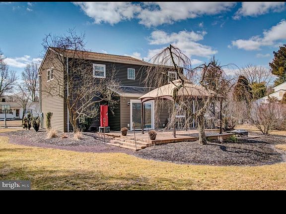 2nd image of 49 Oxford Dr