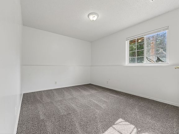 5th image of 4329-4337 S Elizabeth Ave #4331