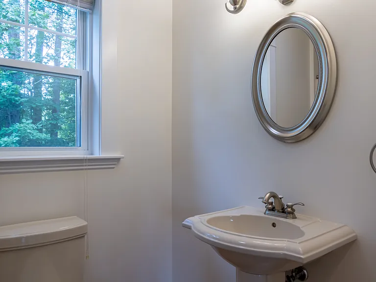 165 Longwoods Rd — Photo 4