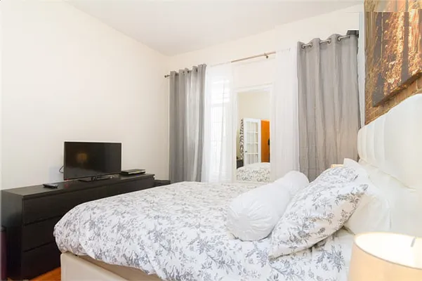 Rented by ER (DO NOT USE) | media 37