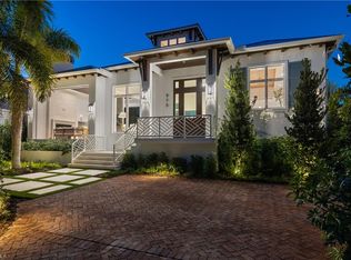 575 13th Ave S, Naples, FL 34102