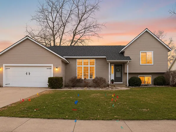 826 Meadow Dr, Wayland, MI 49348