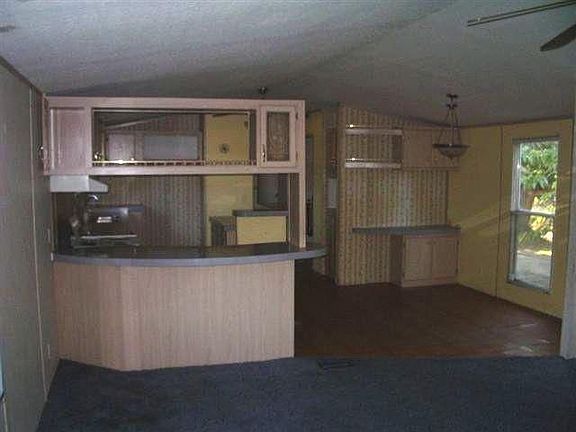 4th image of 1501 Alamo Dr
