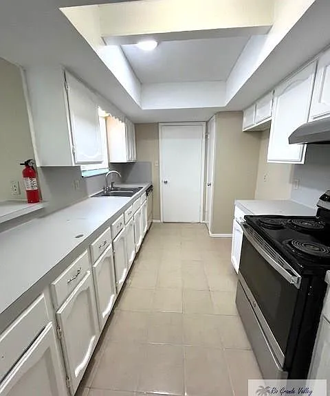 902 Travis St — Photo 6