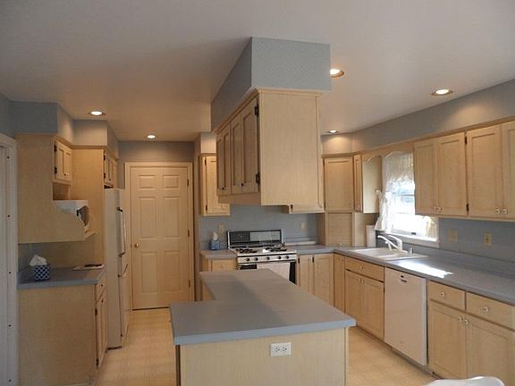 3rd image of 109 Chippewa Dr