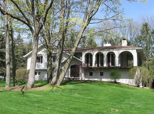 2499 Country Ln, Baldwinsville, NY 13027