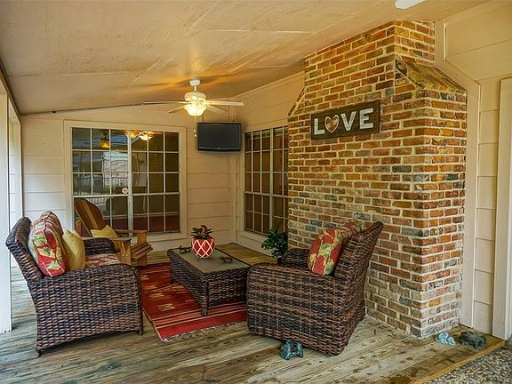 4th image of 3507 Oak Gardens Dr