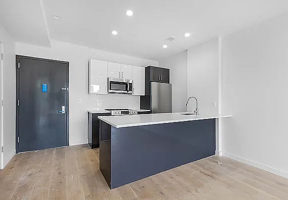 3rd image of 221 E 117th St APT 3A