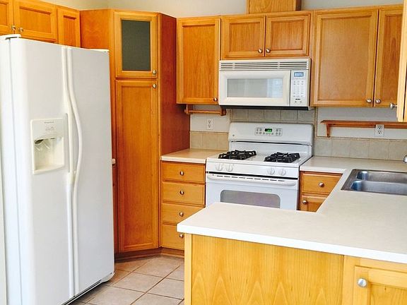 3rd image of 5264 NE 121st Ave APT 245
