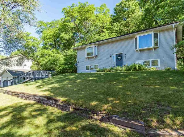 514 9th Ave, Baraboo, WI 53913