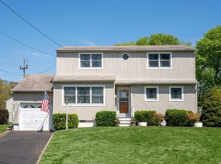 20 Cullen Dr, East Northport, NY 11731