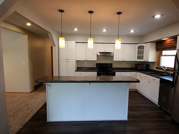 Kitchen 1 (new floors)