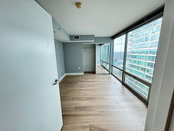 3rd image of 9715 Woods Dr Unit 1101