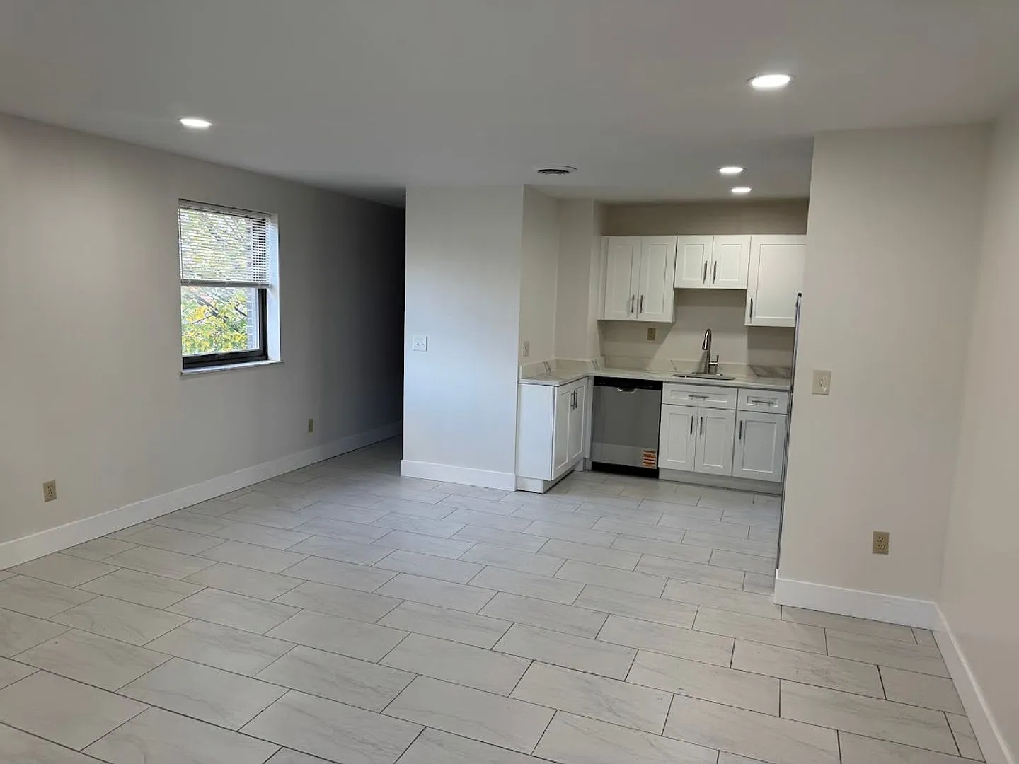 1748 Jancey Street — Photo 3
