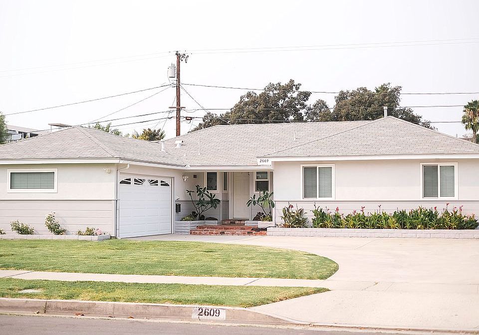 1st image of 2609 Balfour Ave